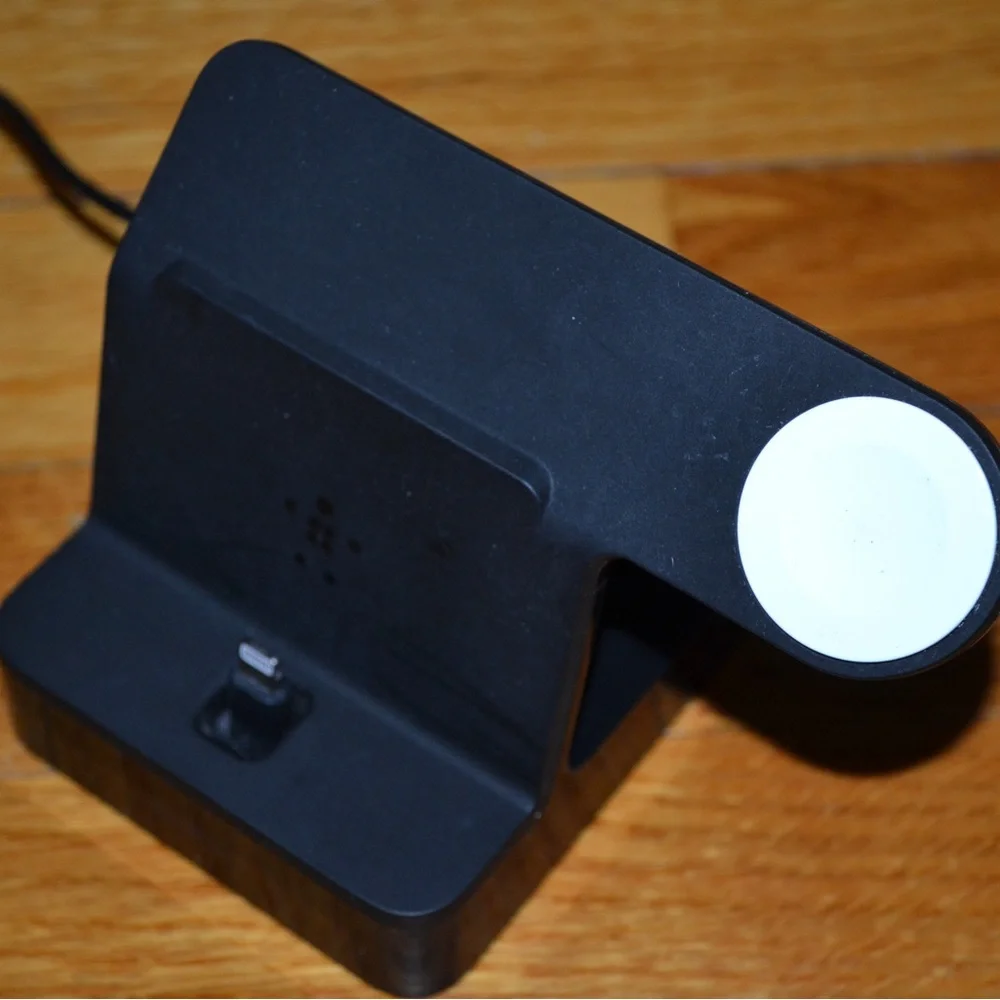 Belkin iPhone & Apple Watch charging dock